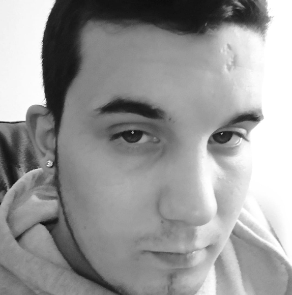 Meet your Posher, Alex - Picture 1 of 1